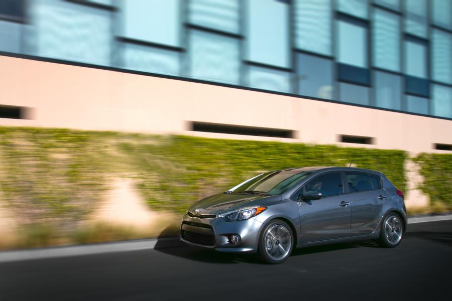 Kia Forte 2013 года  (фото 51 из 62)